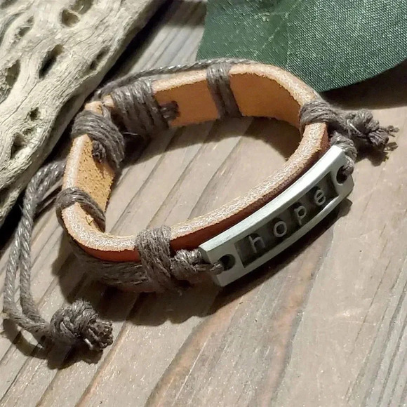 Hope Affirmation Medium Brown Genuine Leather Silver Pewter Bracelet - Picture 5 of 6